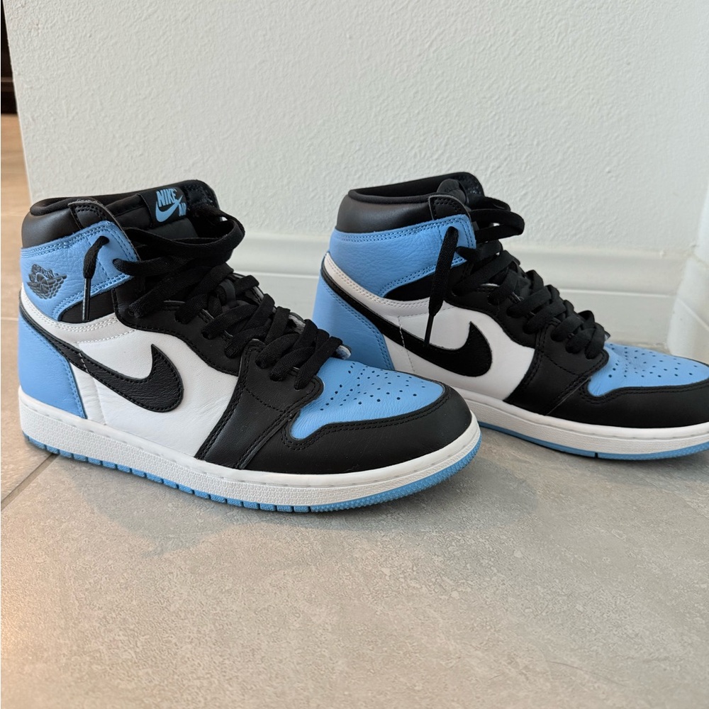 Air Jordan 1 Retro High OG University Blue